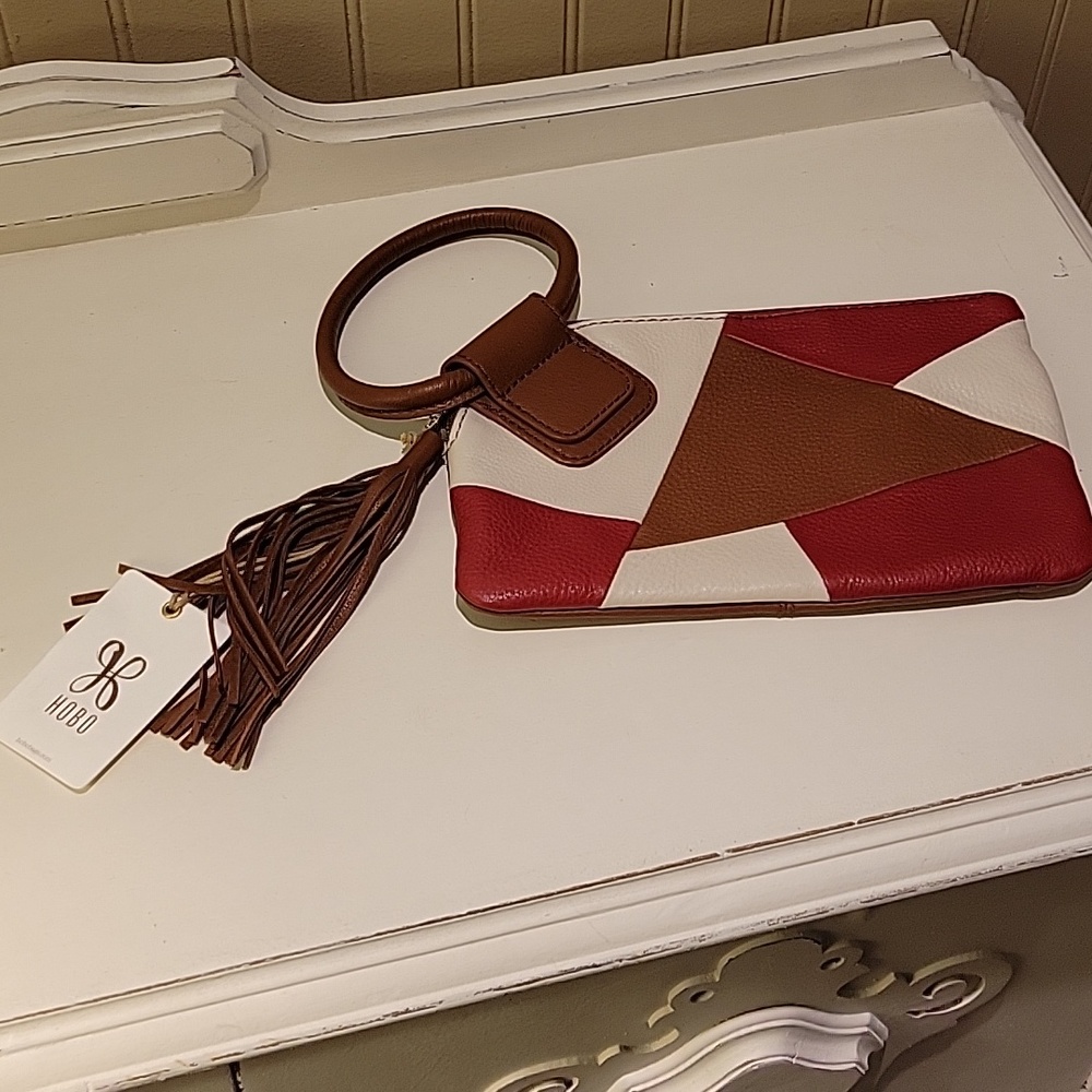 Hobo sable clutch